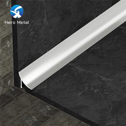 Innenecke aus Aluminiumfliesen