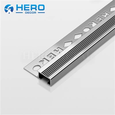Quadratische Treppenkante aus Aluminium
